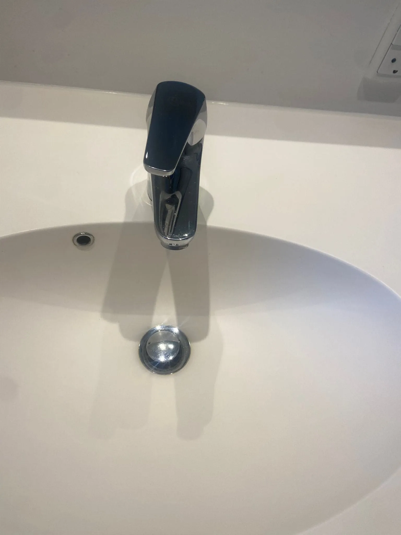 Badeværelse efter fast privatrengøring af Cleania